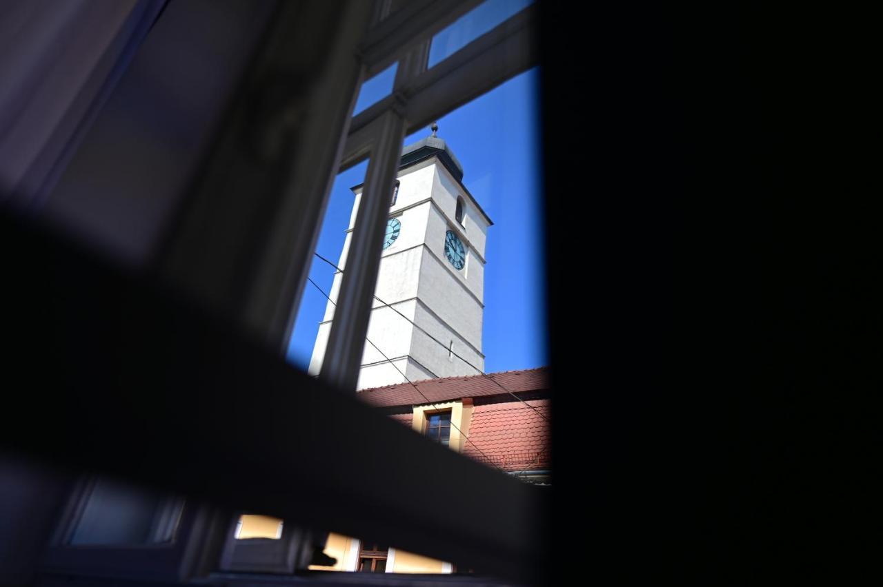 Lovely 2 Bedroom Apartment In Historic City Center Sibiu Eksteriør bilde