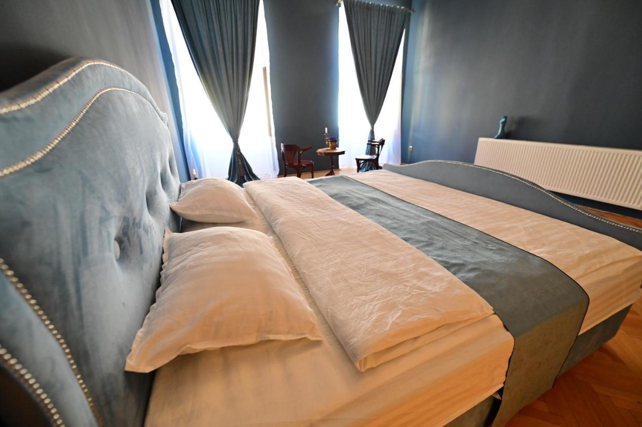 Lovely 2 Bedroom Apartment In Historic City Center Sibiu Eksteriør bilde