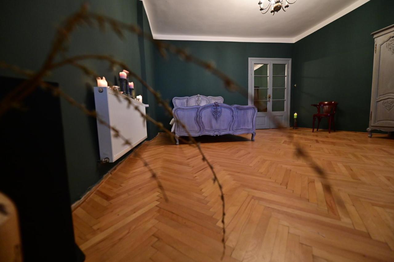 Lovely 2 Bedroom Apartment In Historic City Center Sibiu Eksteriør bilde